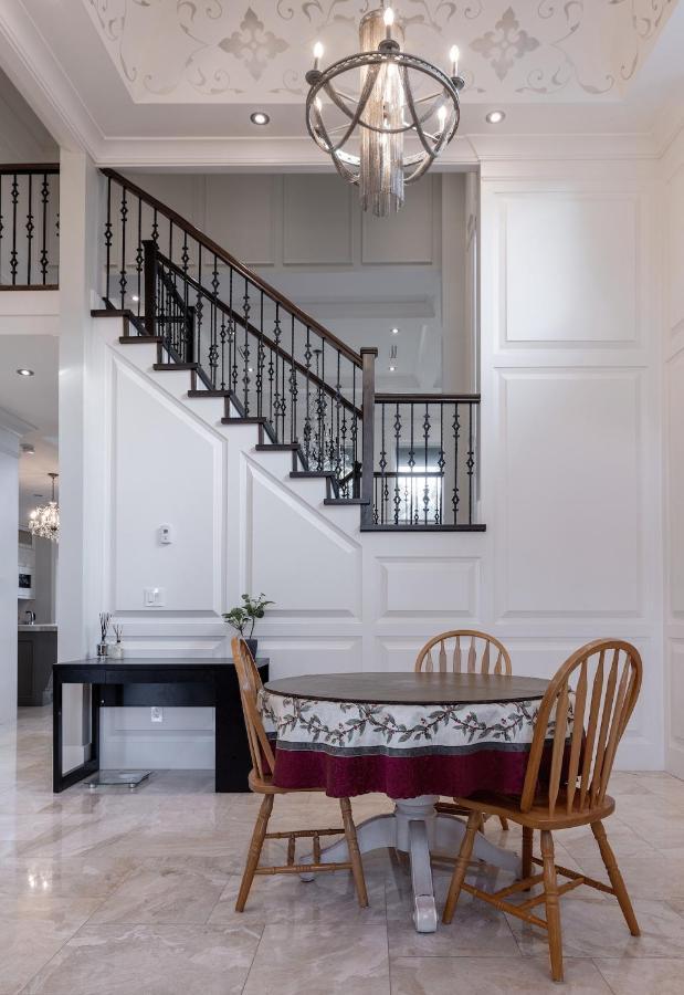 Luxurious Private Rooms In Richmond Ngoại thất bức ảnh